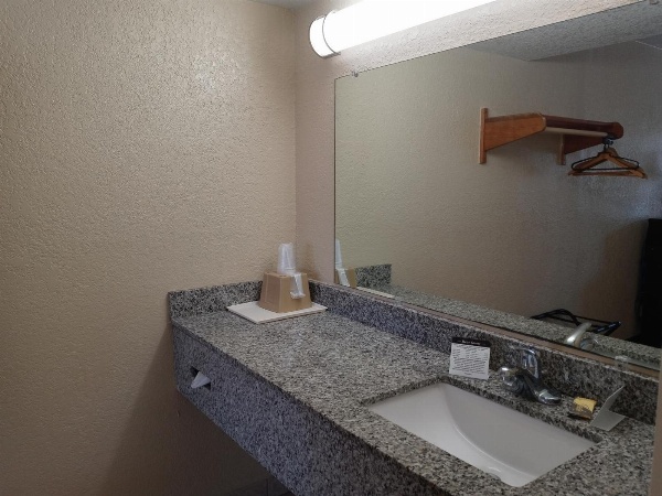 Hole Inn the Wall Hotel - Fort Walton Beach - Sunset Plaza - nearby Beaches & Hurlburt image 10