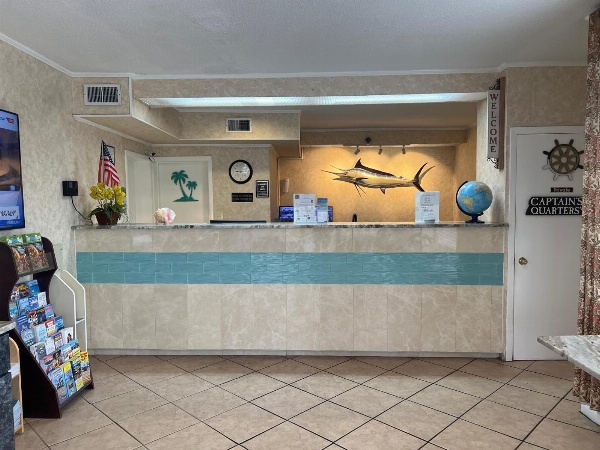 Hole Inn the Wall Hotel - Fort Walton Beach - Sunset Plaza - nearby Beaches & Hurlburt image 2