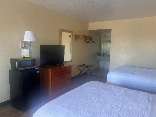 Hole Inn the Wall Hotel - Fort Walton Beach - Sunset Plaza - nearby Beaches & Hurlburt image 25