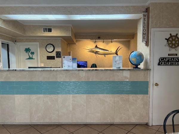 Hole Inn the Wall Hotel - Fort Walton Beach - Sunset Plaza - nearby Beaches & Hurlburt image 3