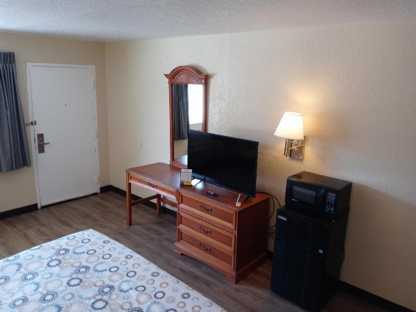 Hole Inn the Wall Hotel - Fort Walton Beach - Sunset Plaza - nearby Beaches & Hurlburt image 35