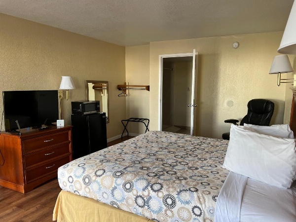 Hole Inn the Wall Hotel - Fort Walton Beach - Sunset Plaza - nearby Beaches & Hurlburt image 54